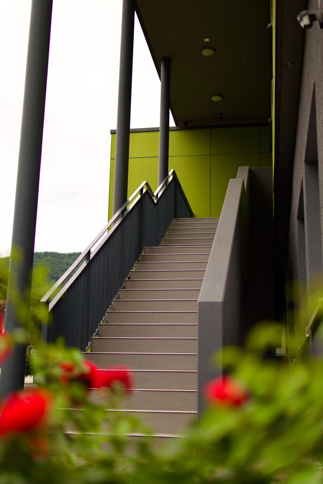Bed & Breakfast Outlet Hotel Dettingen an der Erms Luaran gambar