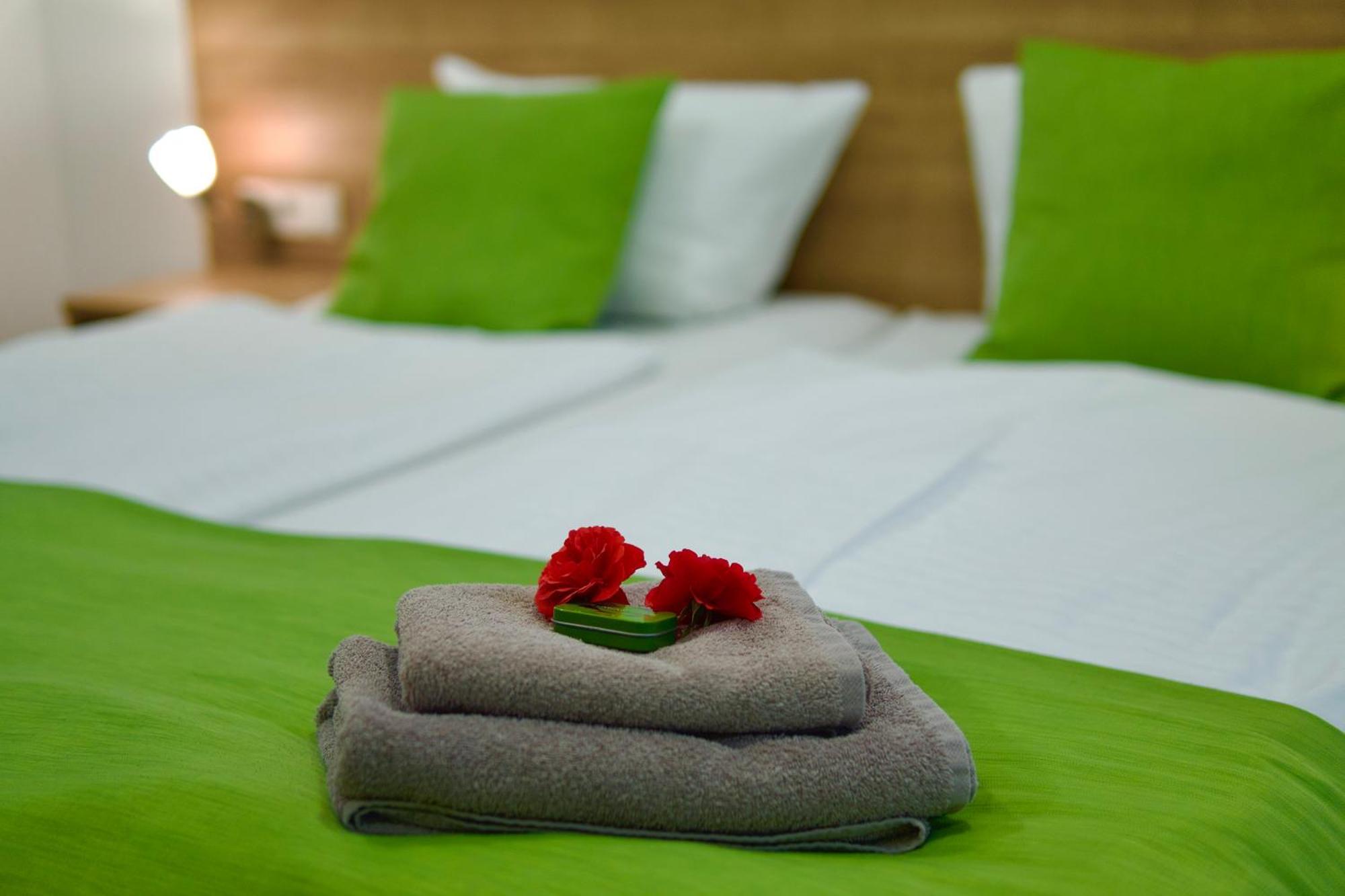 Bed & Breakfast Outlet Hotel Dettingen an der Erms Luaran gambar