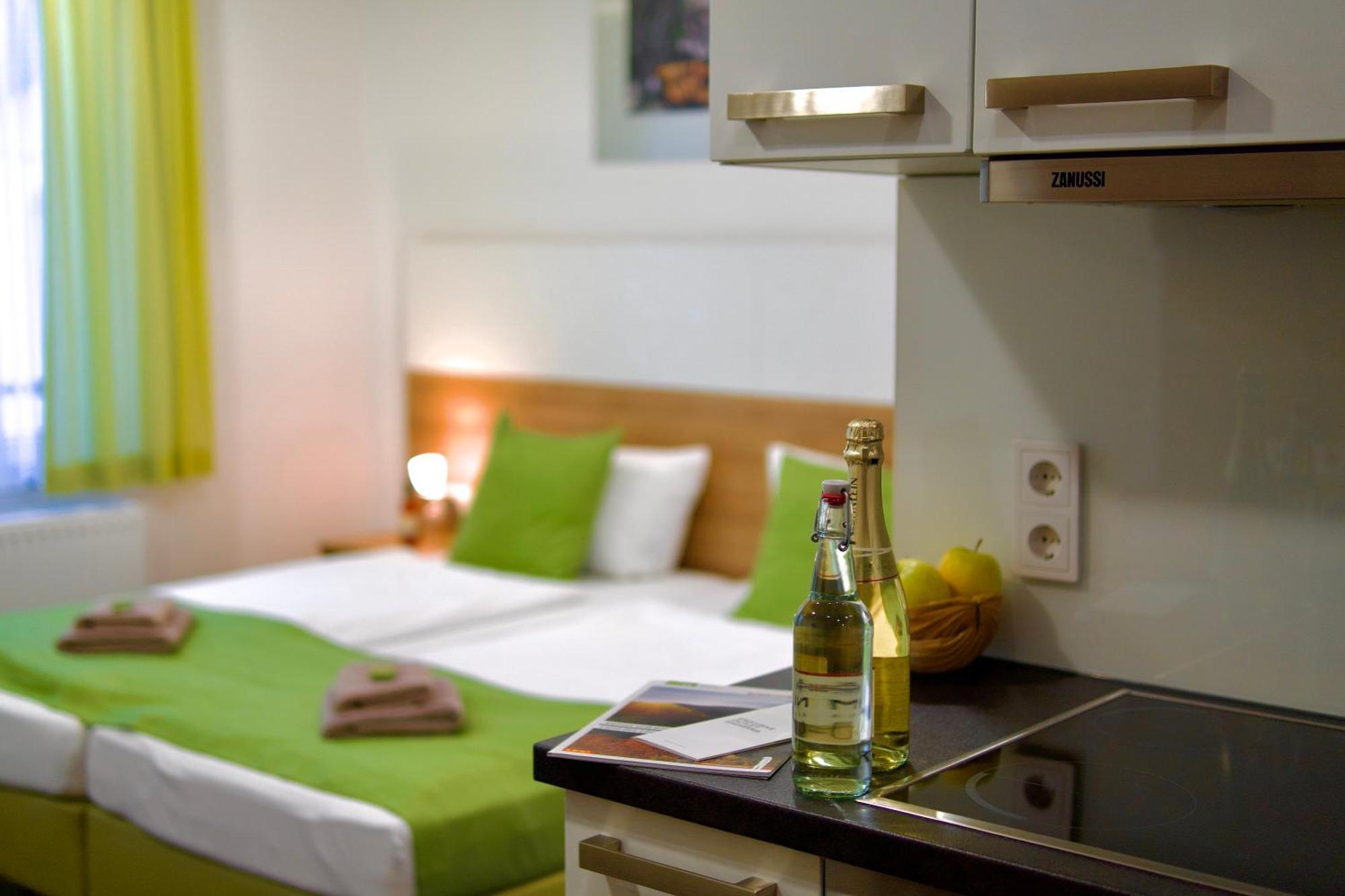 Bed & Breakfast Outlet Hotel Dettingen an der Erms Luaran gambar