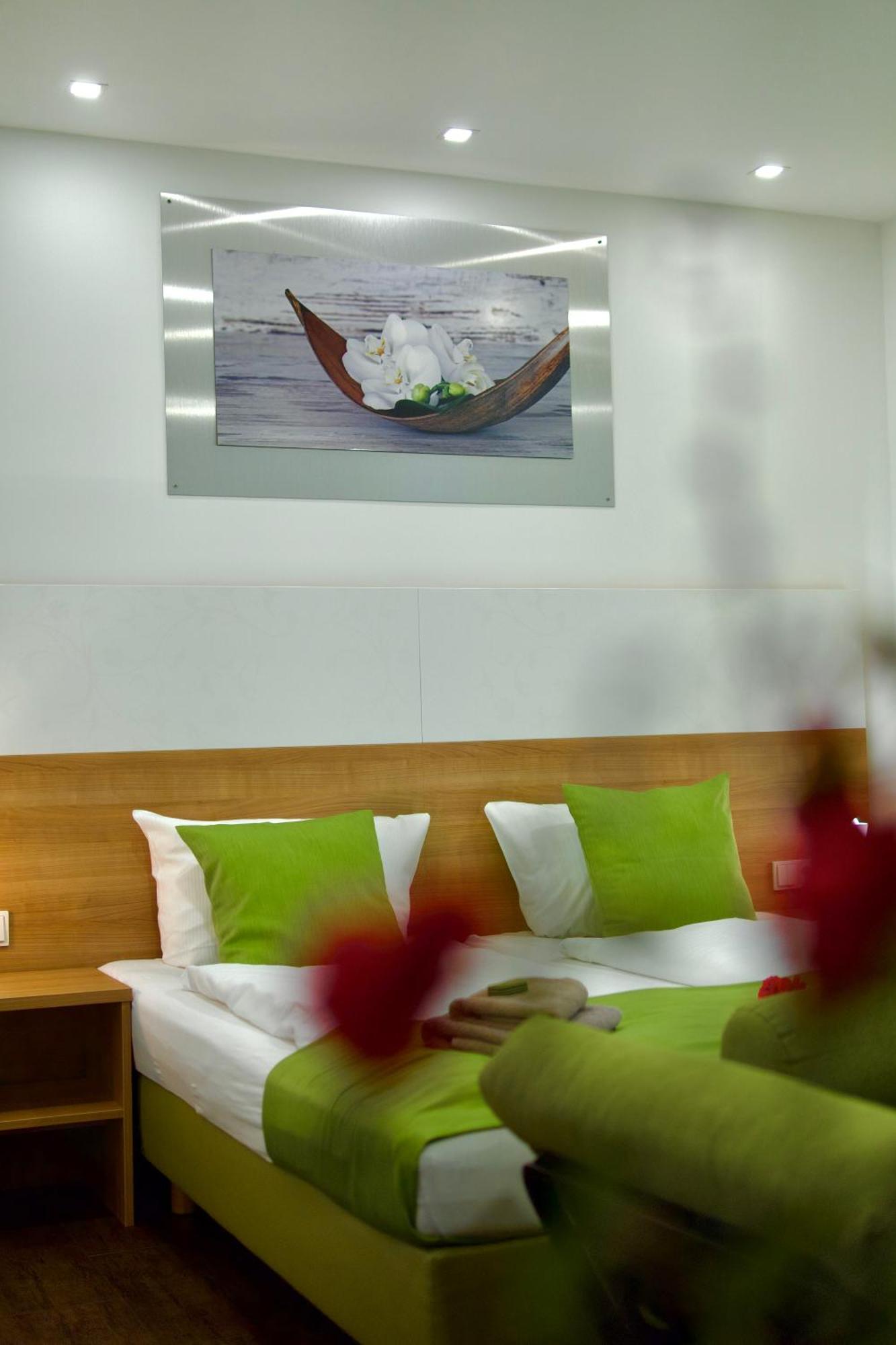 Bed & Breakfast Outlet Hotel Dettingen an der Erms Luaran gambar