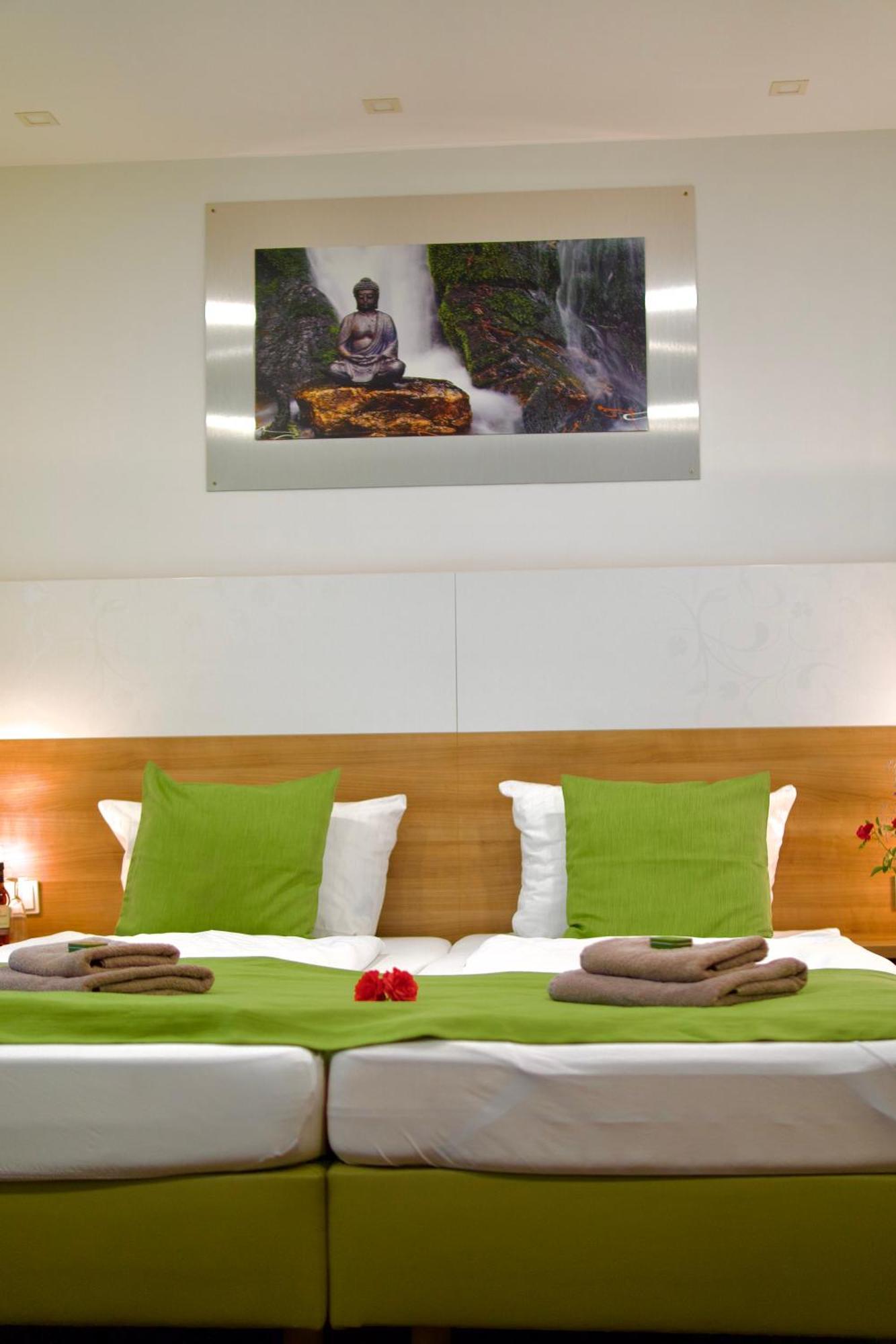 Bed & Breakfast Outlet Hotel Dettingen an der Erms Luaran gambar