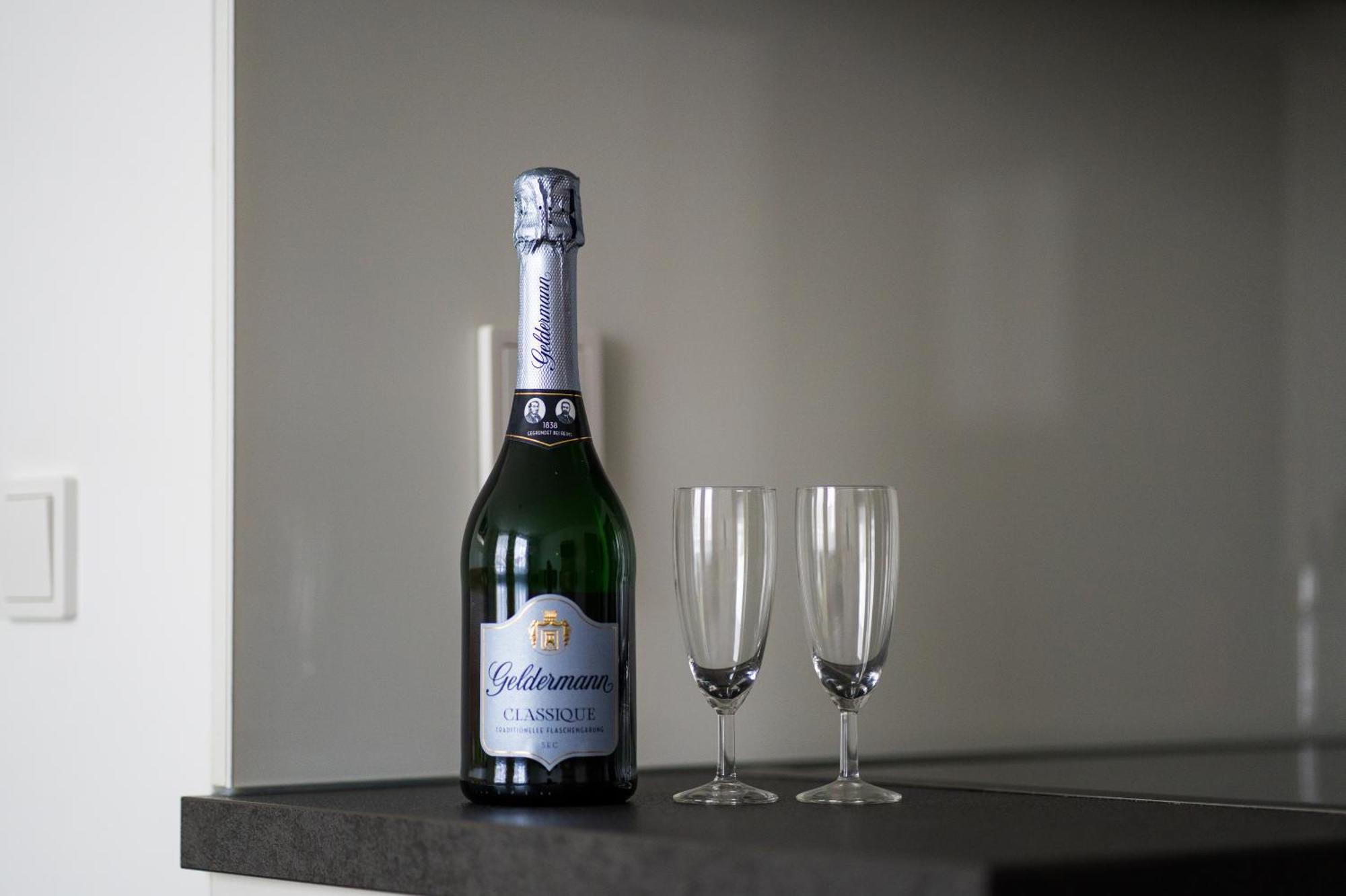 Bed & Breakfast Outlet Hotel Dettingen an der Erms Luaran gambar