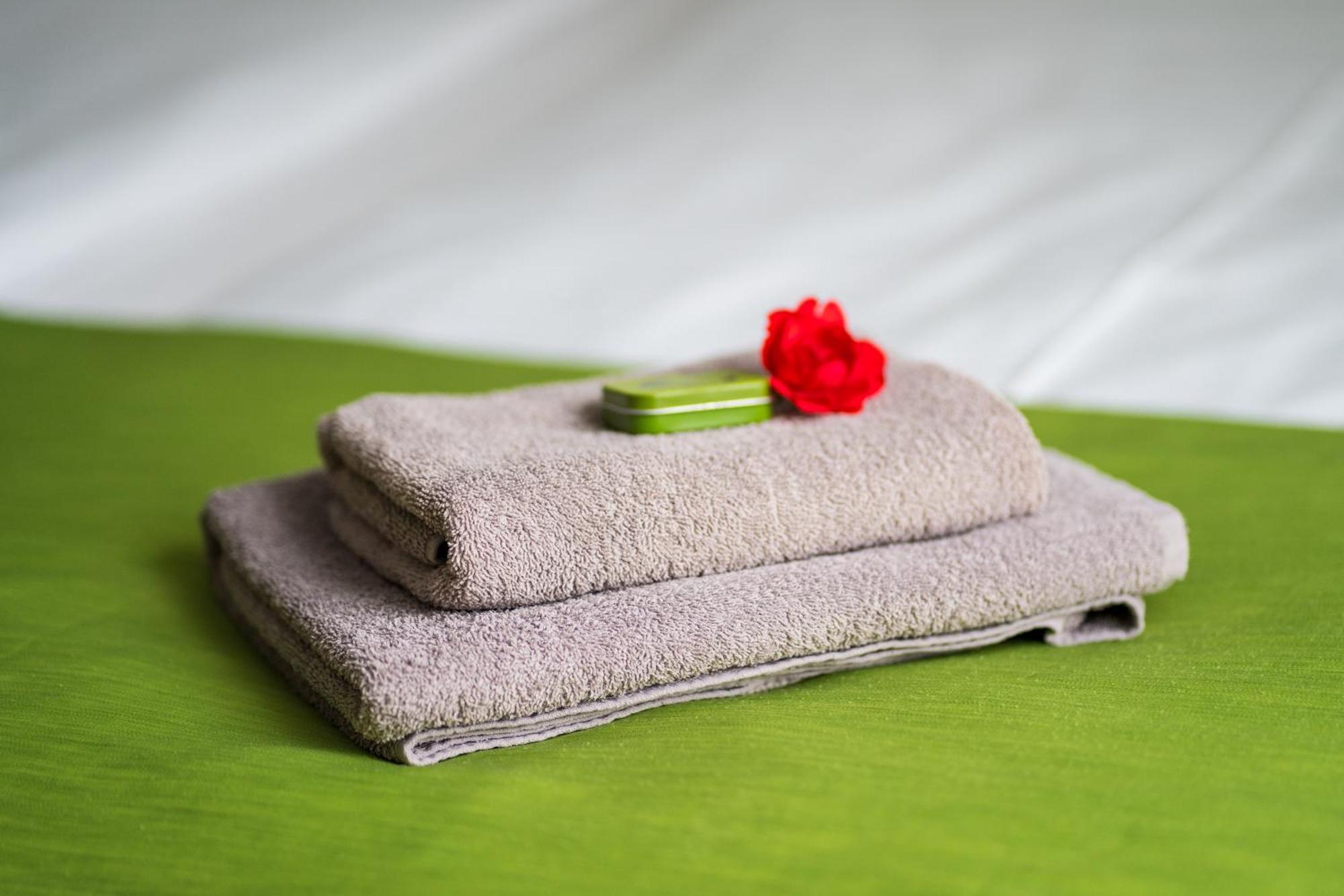 Bed & Breakfast Outlet Hotel Dettingen an der Erms Luaran gambar