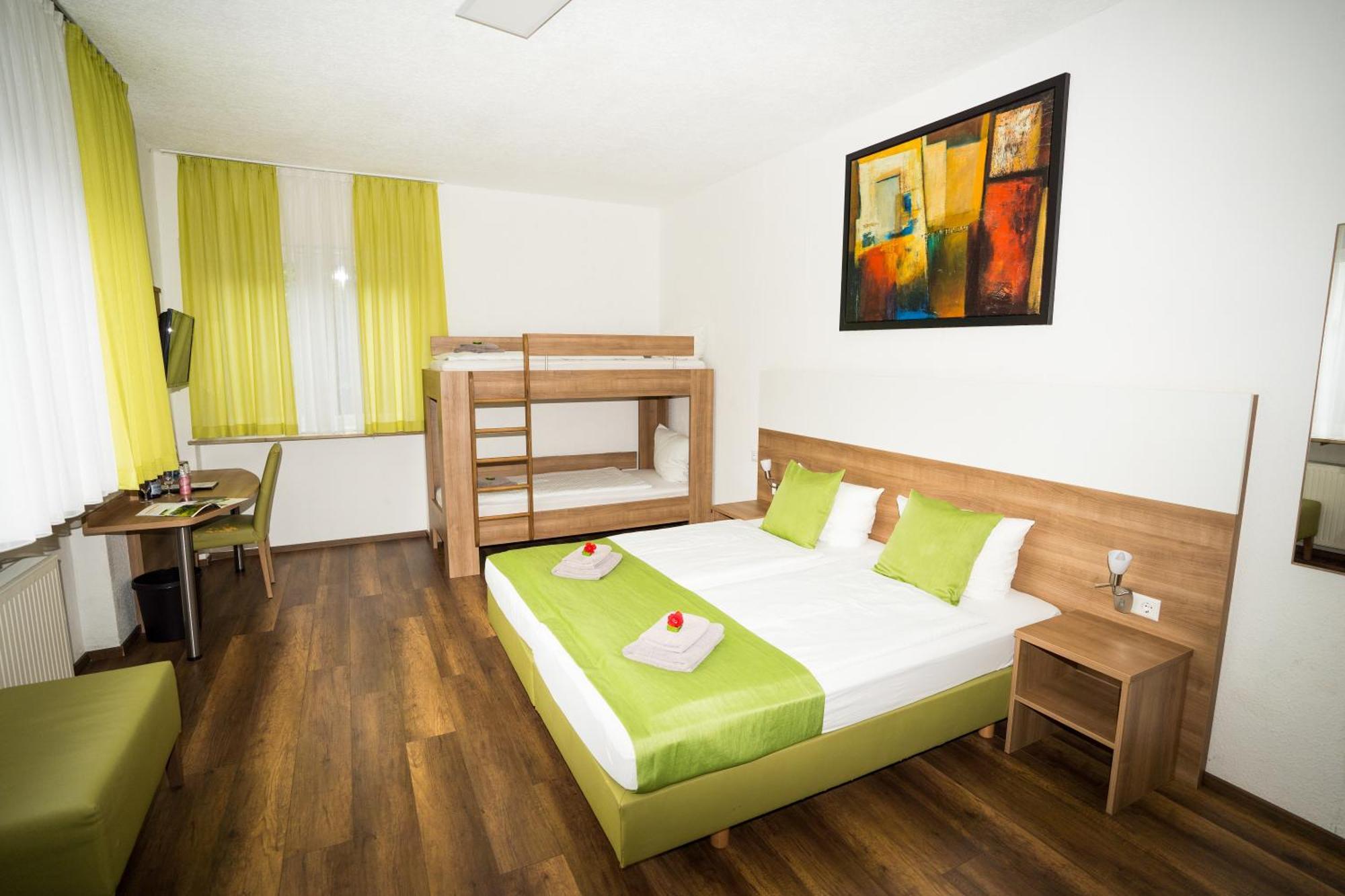 Bed & Breakfast Outlet Hotel Dettingen an der Erms Luaran gambar