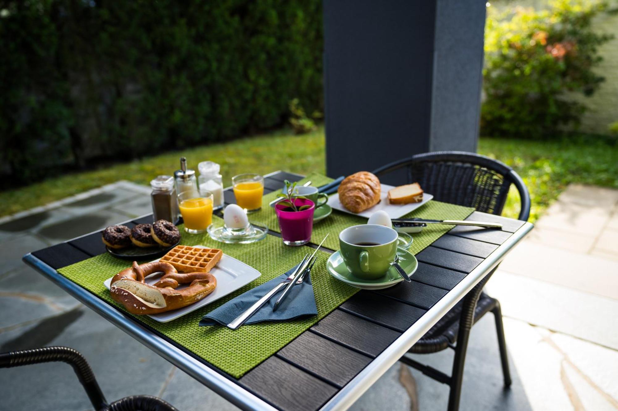 Bed & Breakfast Outlet Hotel Dettingen an der Erms Luaran gambar