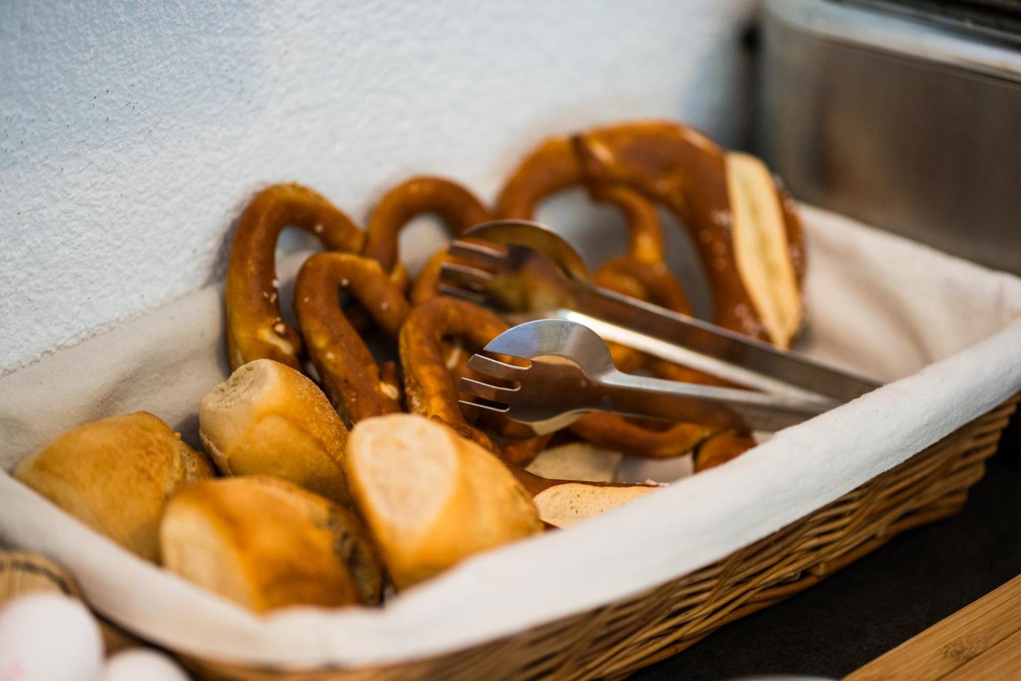 Bed & Breakfast Outlet Hotel Dettingen an der Erms Luaran gambar