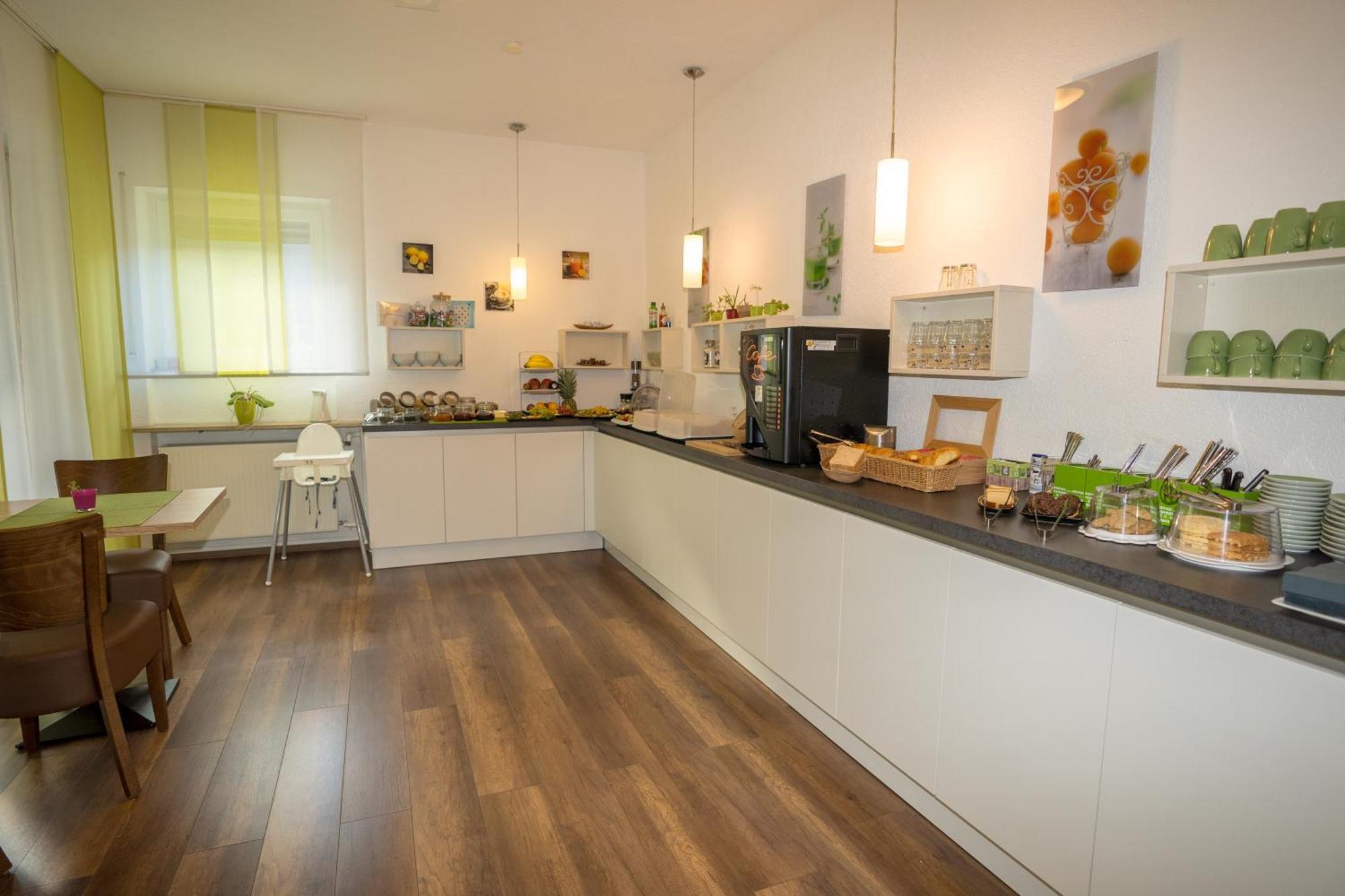 Bed & Breakfast Outlet Hotel Dettingen an der Erms Luaran gambar