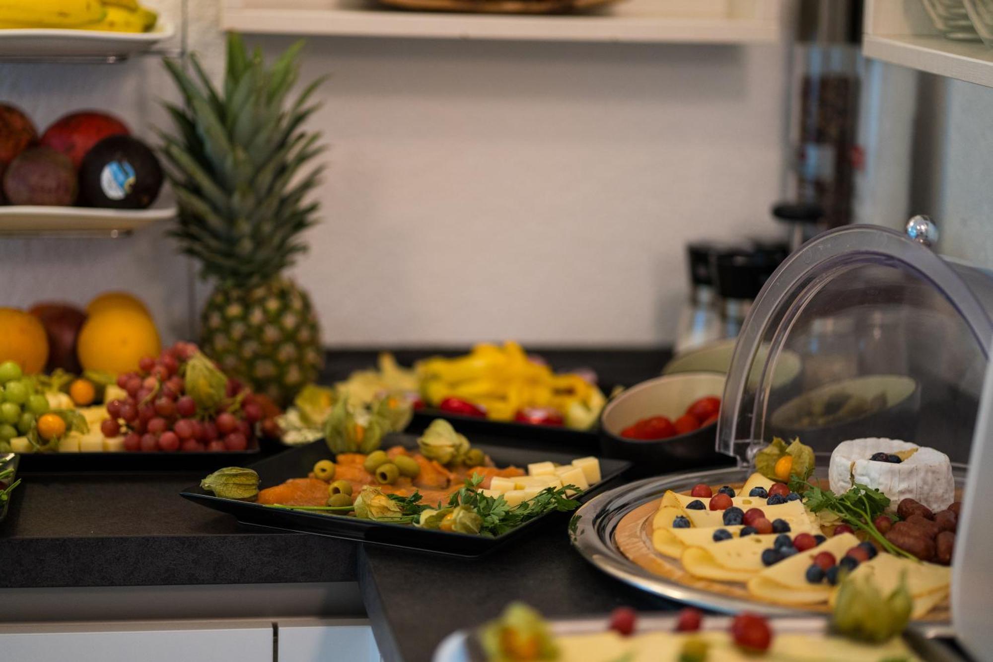 Bed & Breakfast Outlet Hotel Dettingen an der Erms Luaran gambar