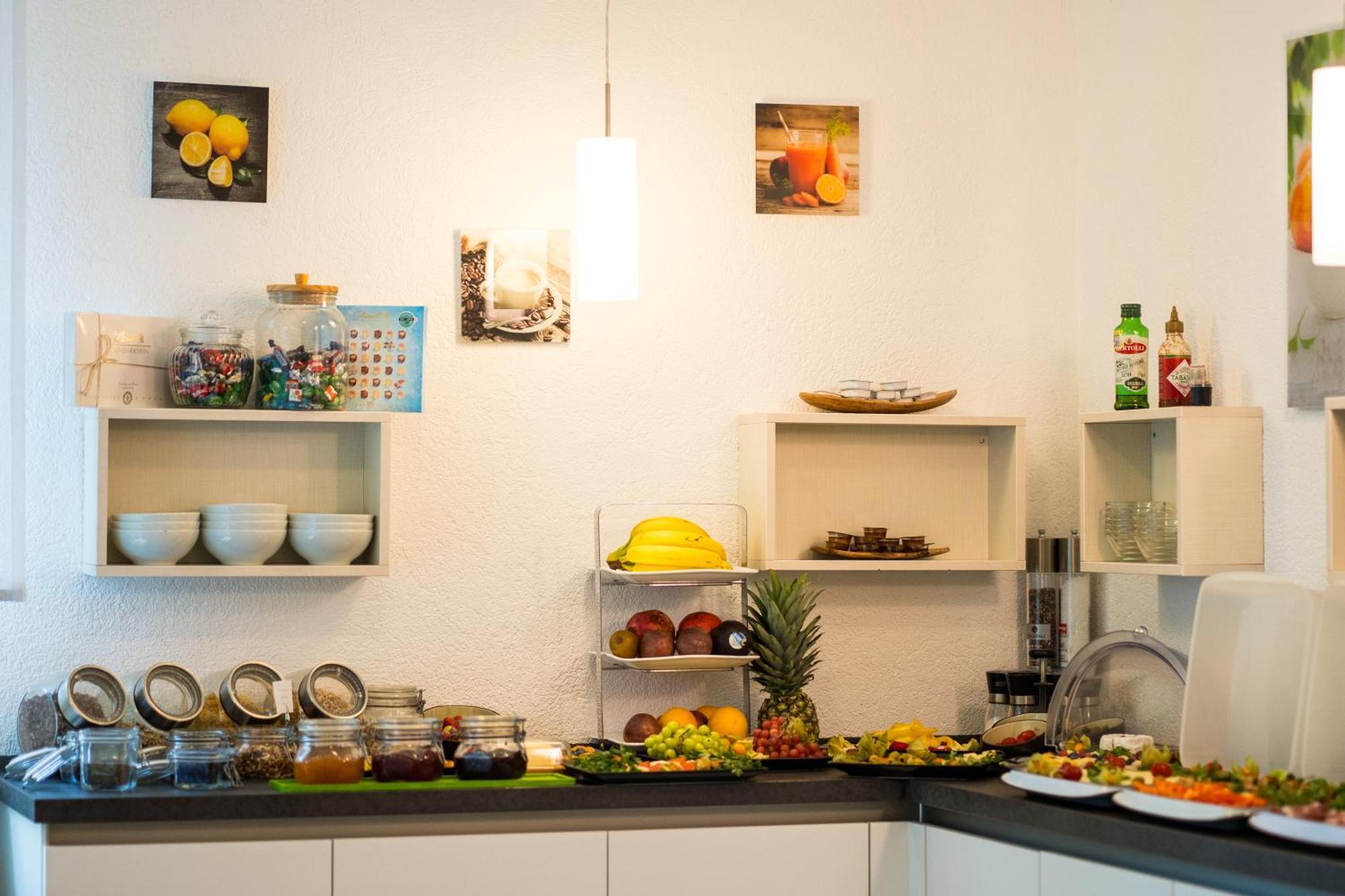 Bed & Breakfast Outlet Hotel Dettingen an der Erms Luaran gambar