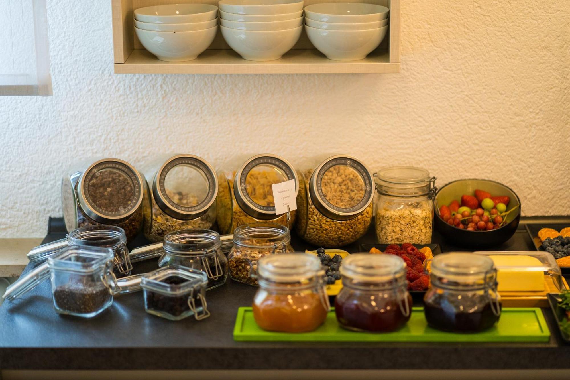 Bed & Breakfast Outlet Hotel Dettingen an der Erms Luaran gambar