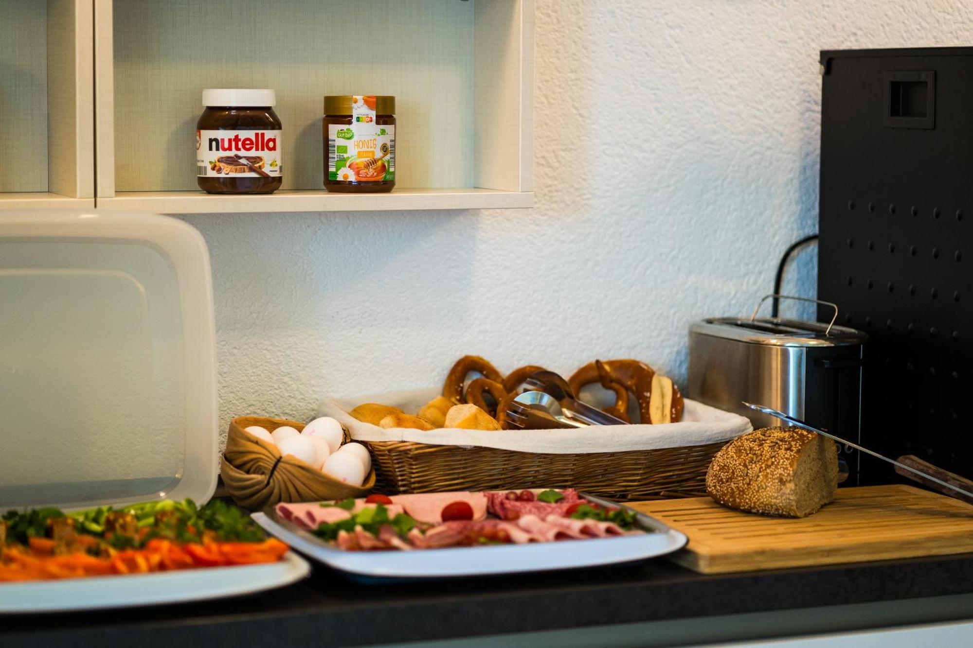 Bed & Breakfast Outlet Hotel Dettingen an der Erms Luaran gambar